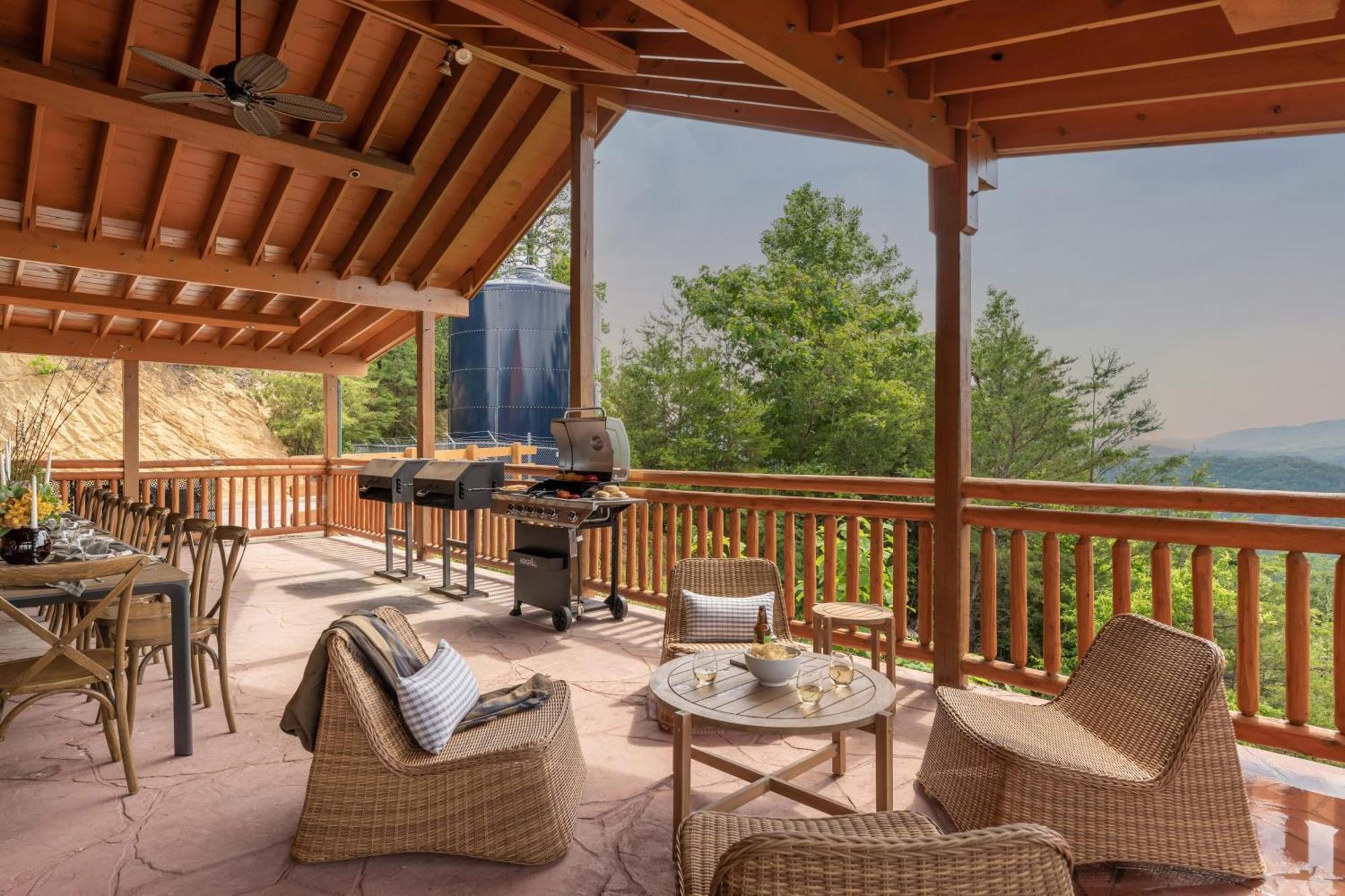 Sugarland By Avantstay Sleeps 28 Home Theatre Two Hot Tubs Indoor Pool Incredible Views Pigeon Forge Exteriör bild