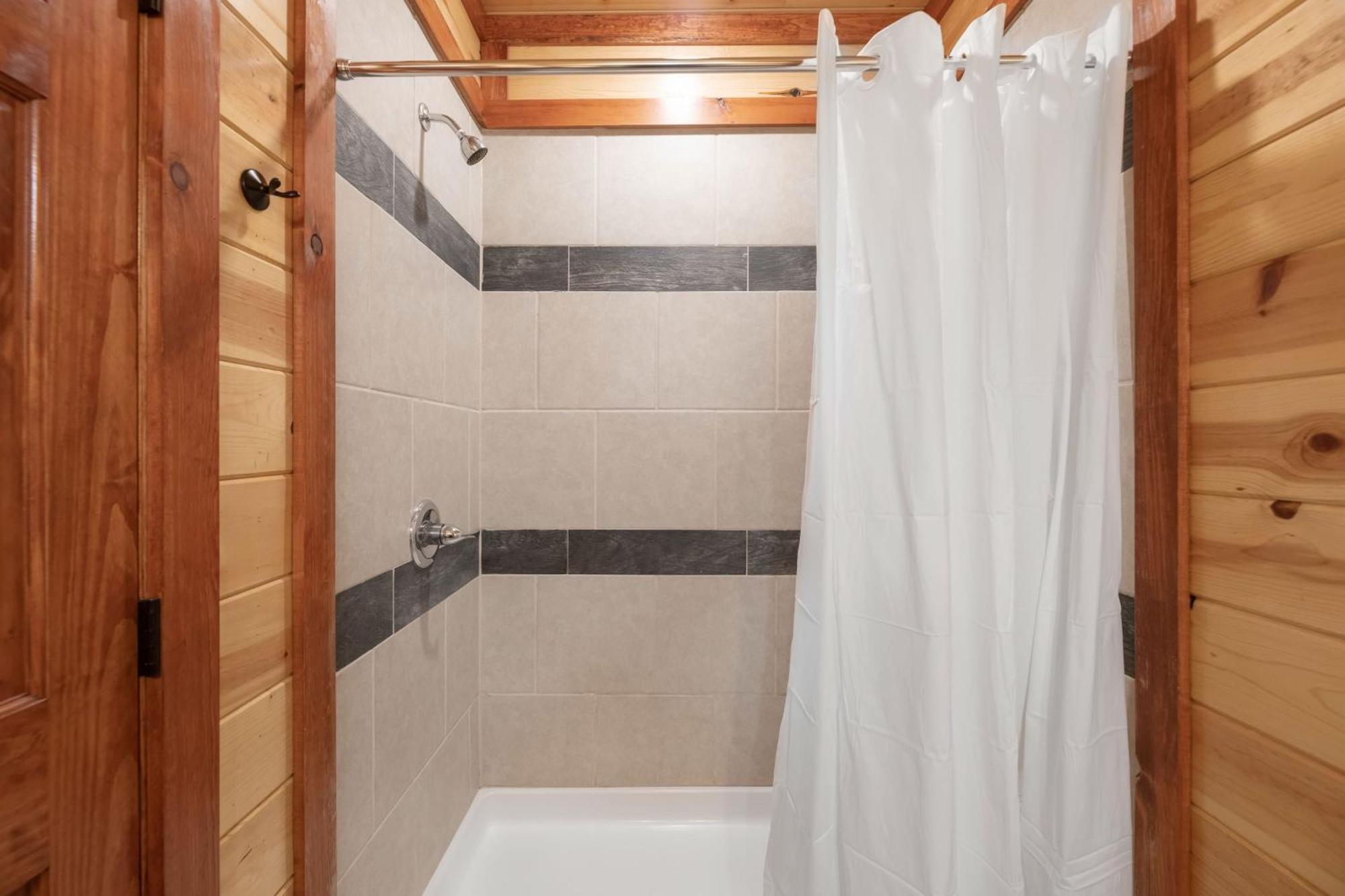 Sugarland By Avantstay Sleeps 28 Home Theatre Two Hot Tubs Indoor Pool Incredible Views Pigeon Forge Exteriör bild